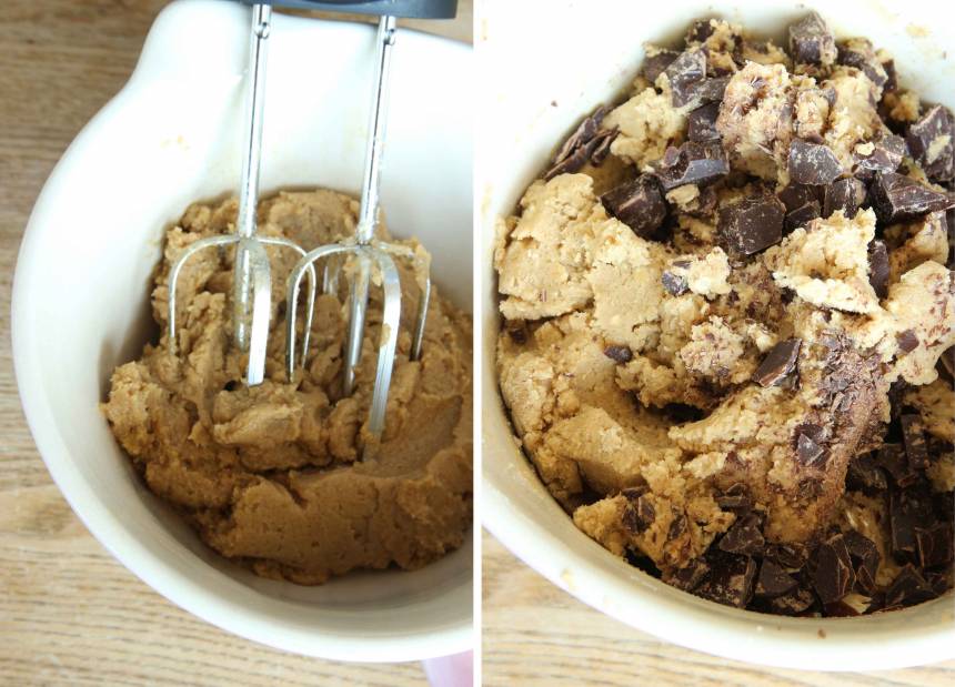 2. Rör smör, socker och farinsocker pösigt i en bunke. Blanda ner ägget. Tillsätt bikarbonat, vaniljsocker, salt och vetemjöl. Blanda ihop allt till en deg. Blanda ner chokladen.