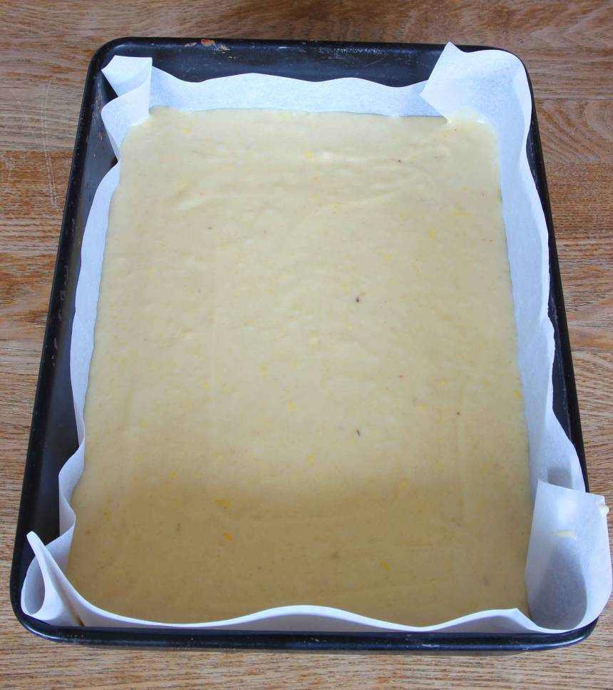 citronkaka med glasyr i långpanna citronkaka med glasyr i långpanna