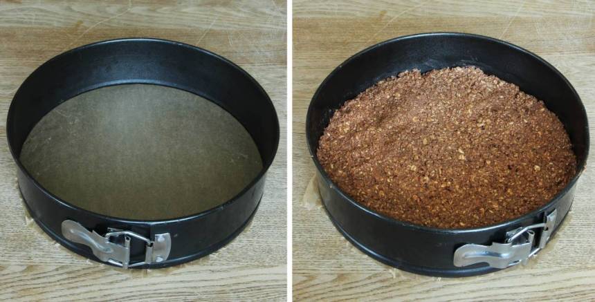2. Sätt fast ett bakplåtspapper bottnen på i en springform, 22–23 cm i diameter. Tryck ut chokladbollssmeten i formen.