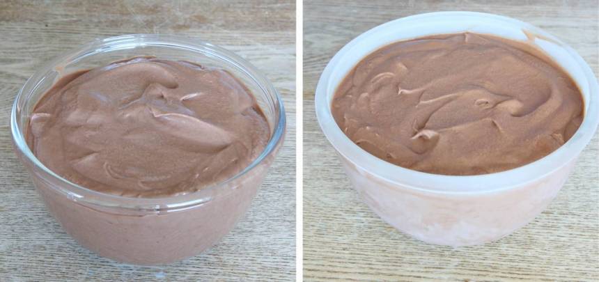 3. Häll glasskrämen i en form eller skål, ca 1 1/2 liter. Ställ den i frysen i 4–6 timmar eller tills den är genomfryst. Ringla eventuellt lite Nutella och strö rostade hasselnötter över glassen före servering (kan uteslutas).