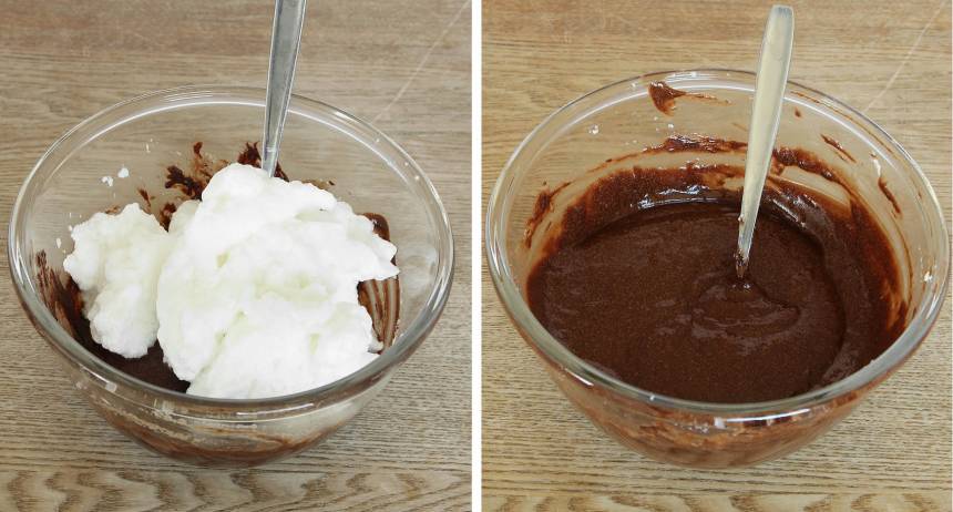 6. Tillsätt resten av äggvitorna och rör försiktigt ihop allt till en smet.
